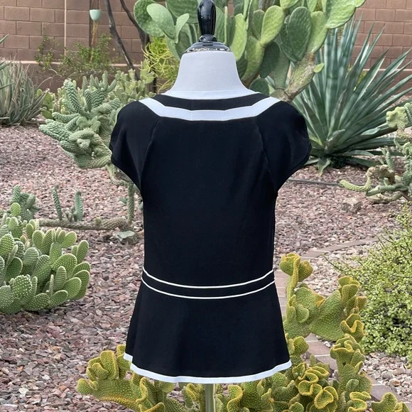 WHITE HOUSE/BLACK MARKET KNITTED TOP - Picture 2 of 3